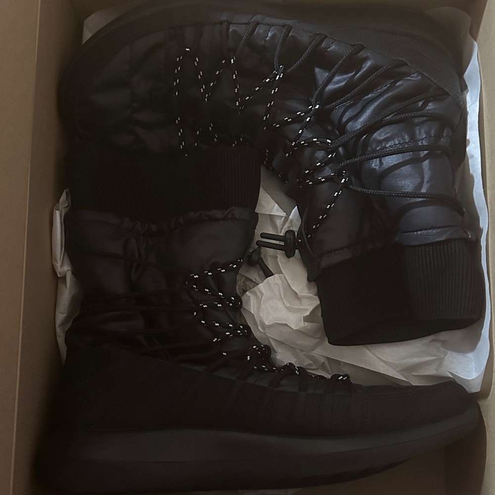 Nike ROSHE TWO HI